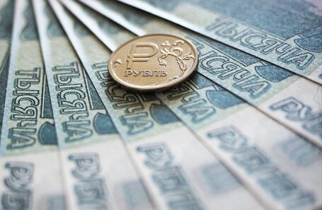 ЦБ: резиденты могут перечислять средства в рублях на свои счета в иностранных банках