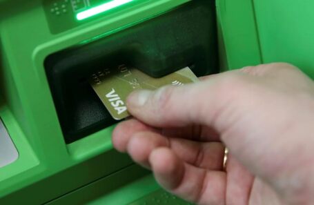 Количество кредитных карт в России стало рекордным: 50 миллионов штук