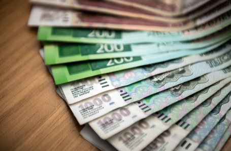 Bloomberg признало рубль самой эффективной валютой. Правда, обольщаться рано