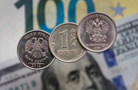 «Предпосылки для сохранения крепкого рубля сохраняются»: финансовые аналитики — о курсе нацвалюты